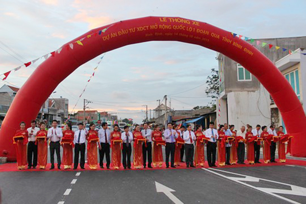 Thông xe dự án mở rộng quốc lộ 1 qua địa phận Bình Định